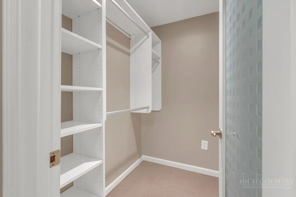 Image number 2 for the current listing