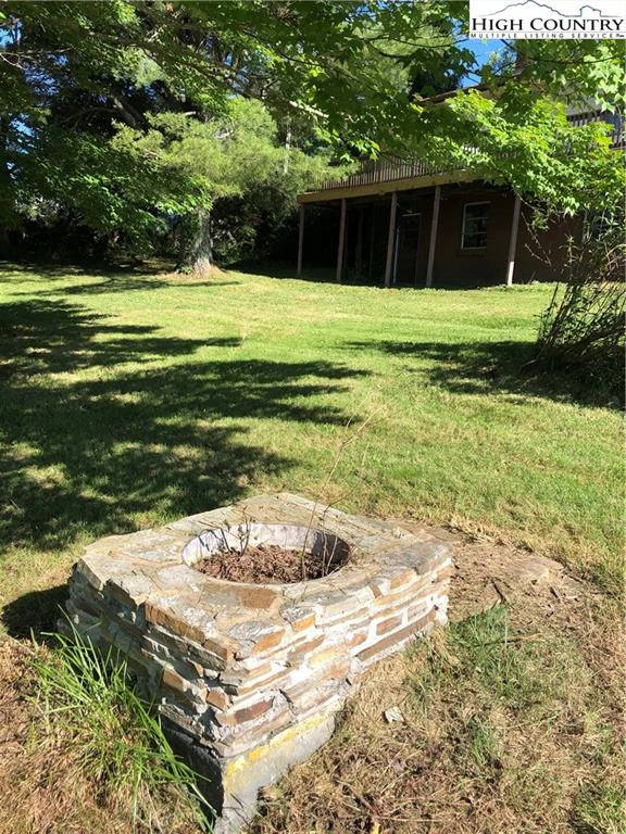 Image number 3 for the current listing