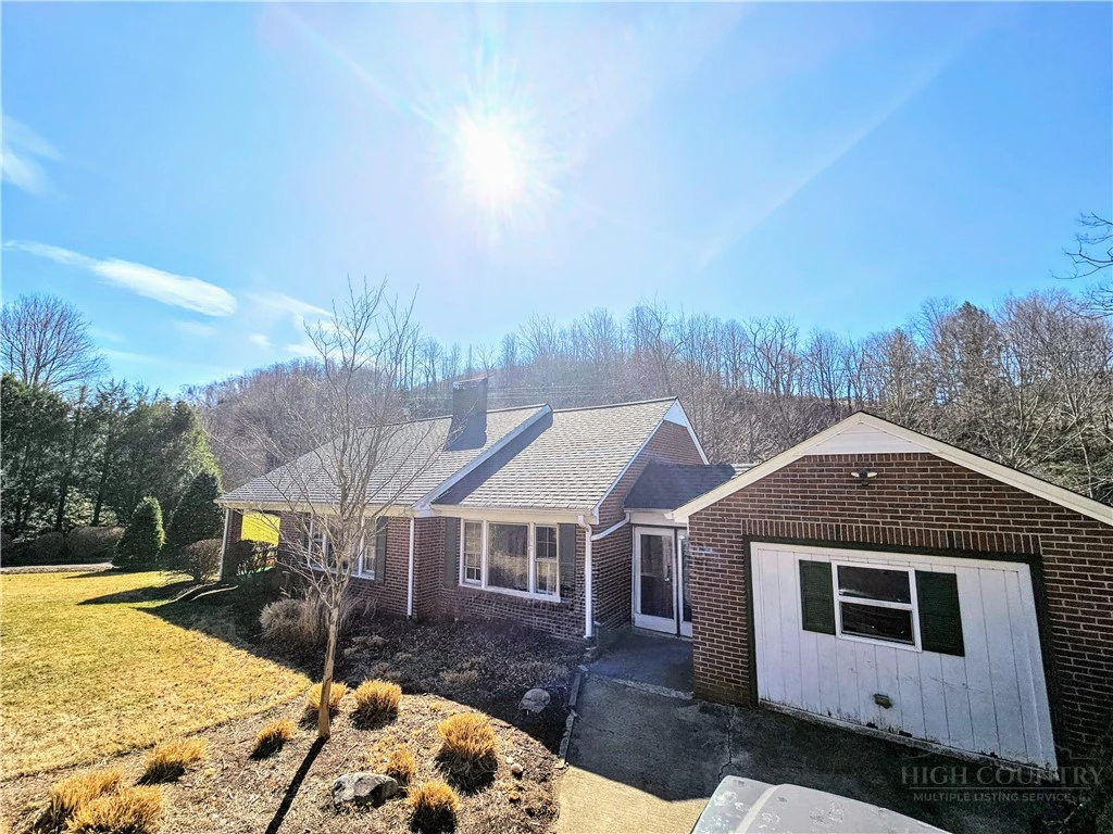 Image number 1 for the current listing