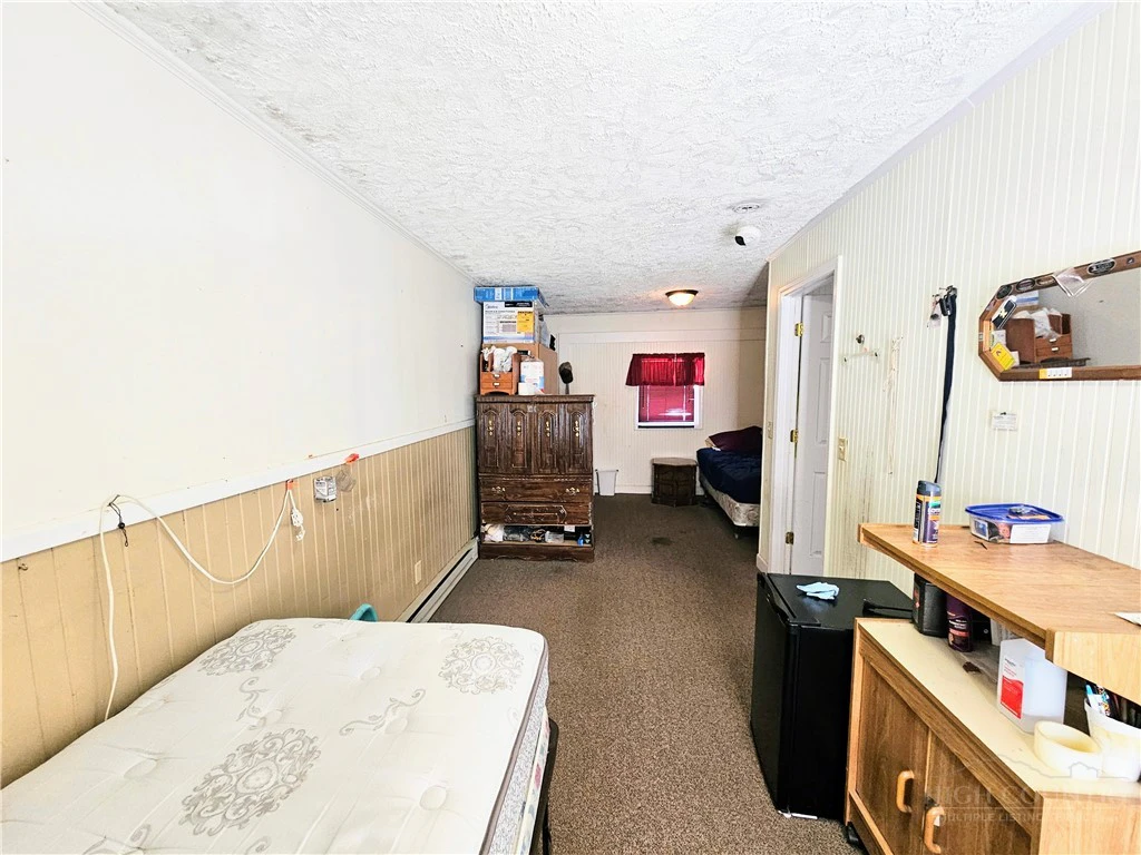 Image number 19 for the current listing