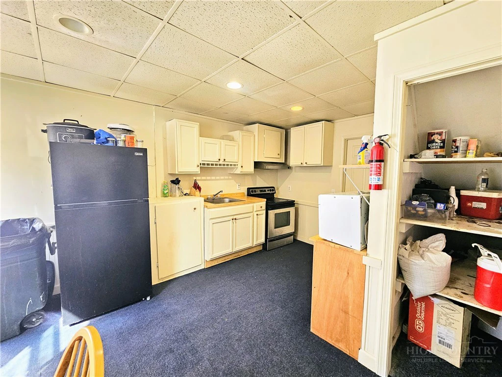 Image number 17 for the current listing