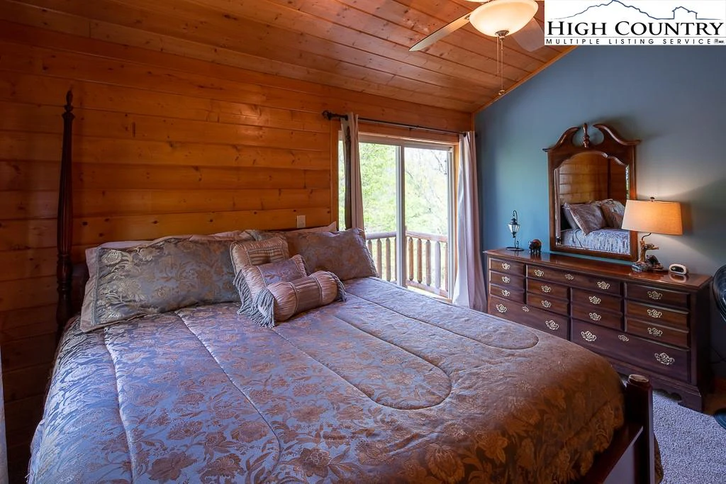 Image number 9 for the current listing