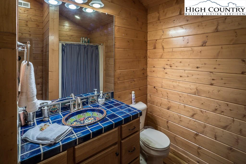 Image number 2 for the current listing