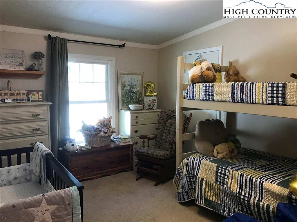 Image number 3 for the current listing