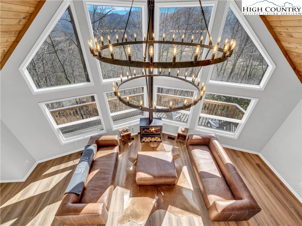 Image number 7 for the current listing