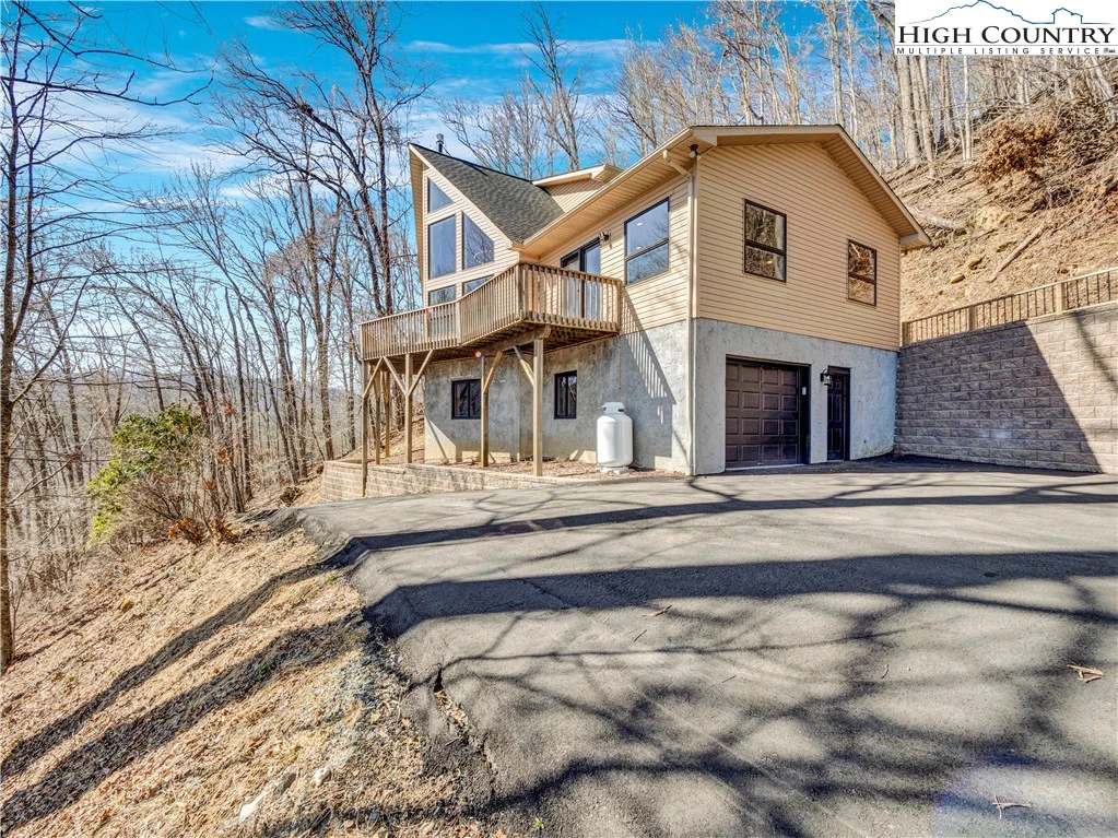 Image number 17 for the current listing