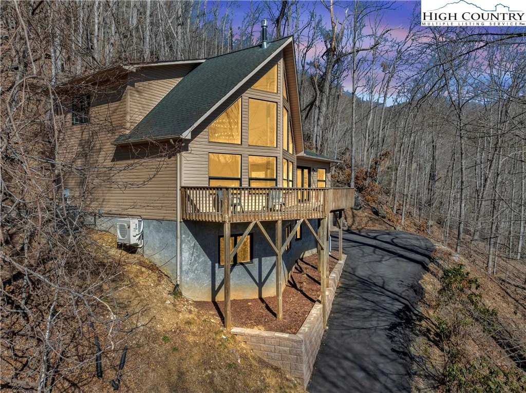 Image number 21 for the current listing