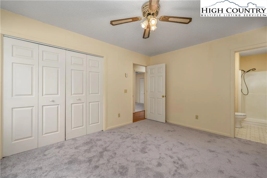 Image number 9 for the current listing