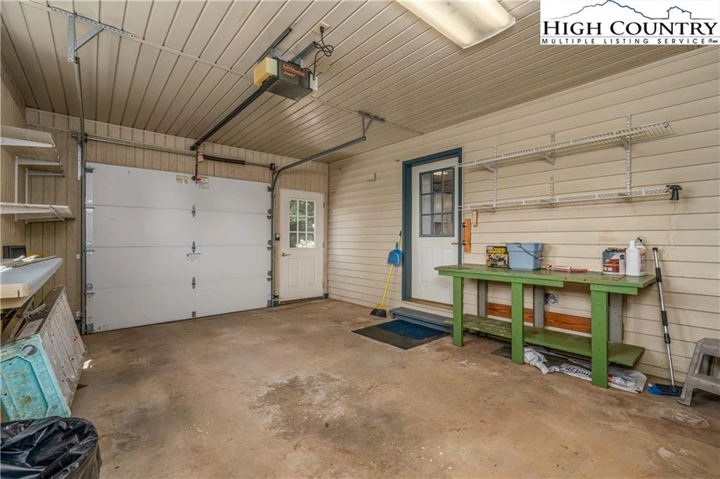 Image number 14 for the current listing
