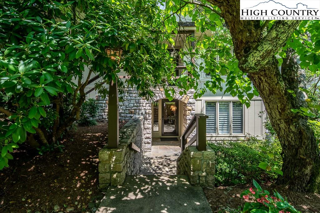 Image number 18 for the current listing