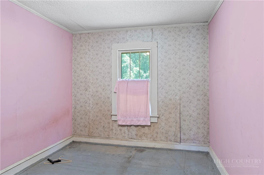Image number 10 for the current listing