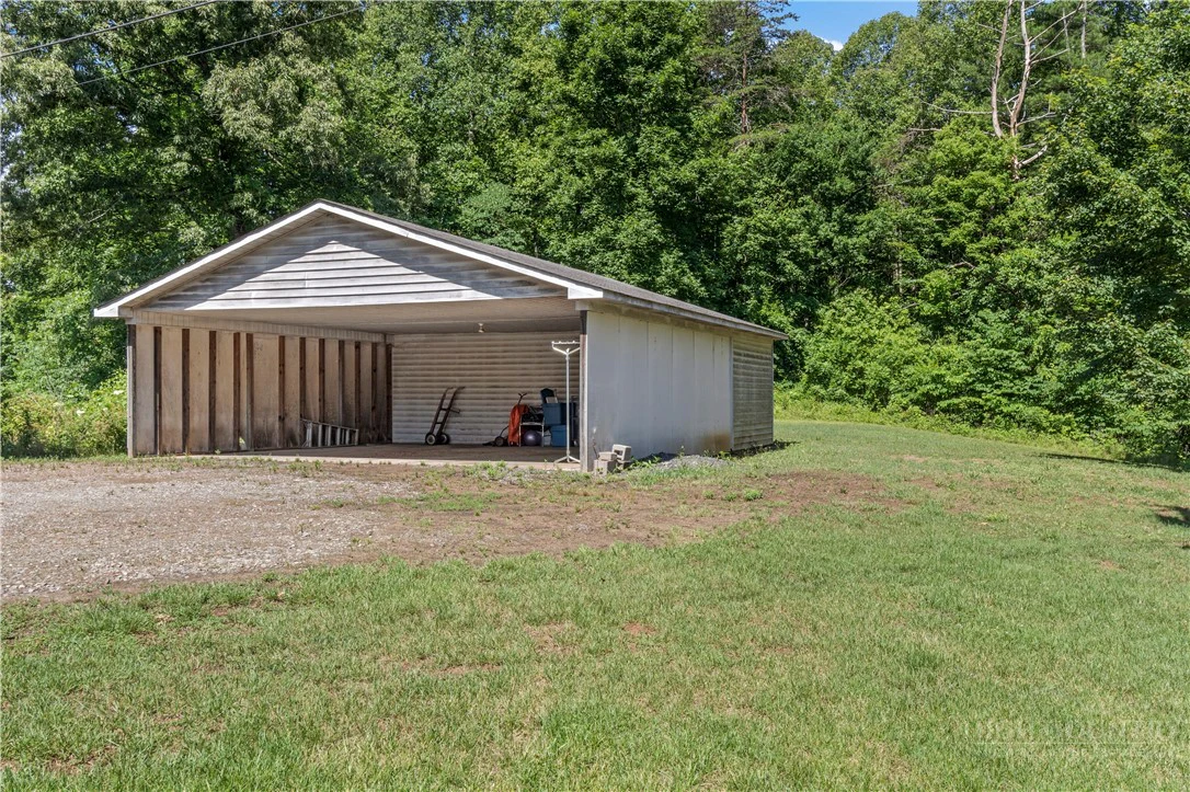 Image number 2 for the current listing