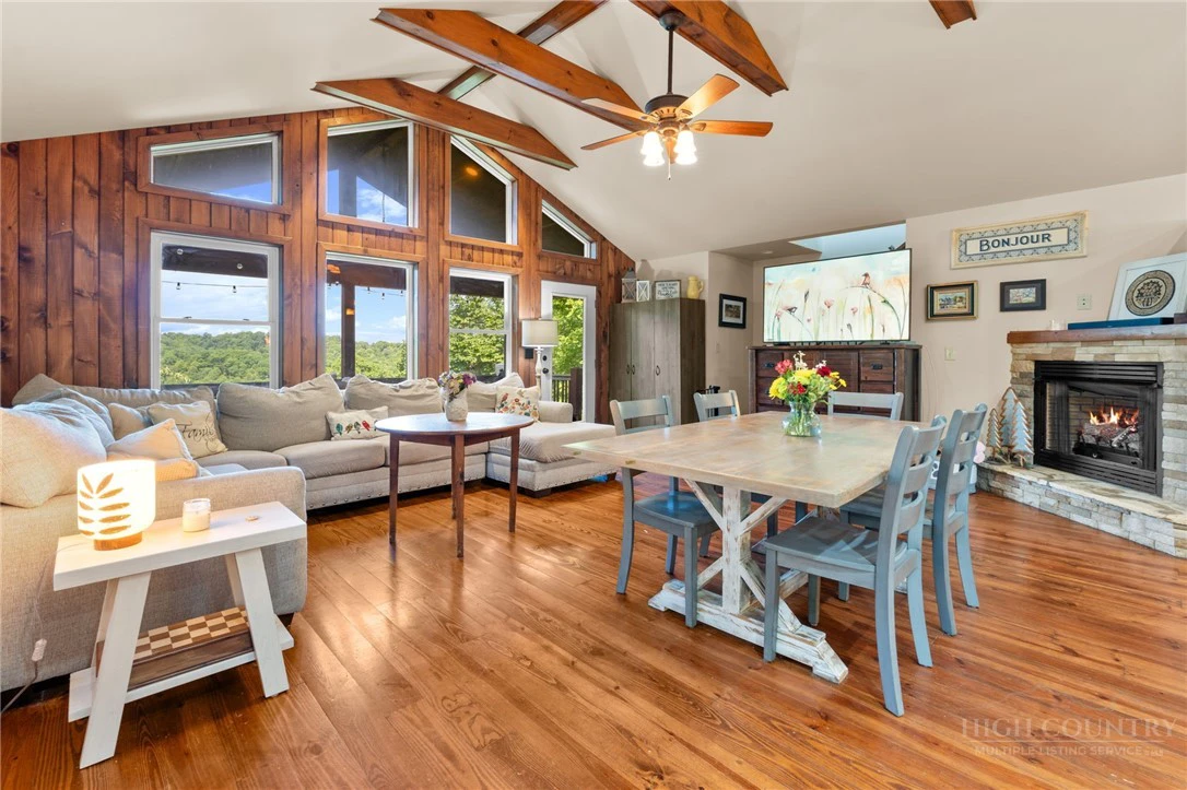 Image number 10 for the current listing