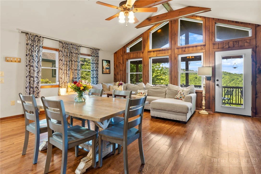 Image number 5 for the current listing