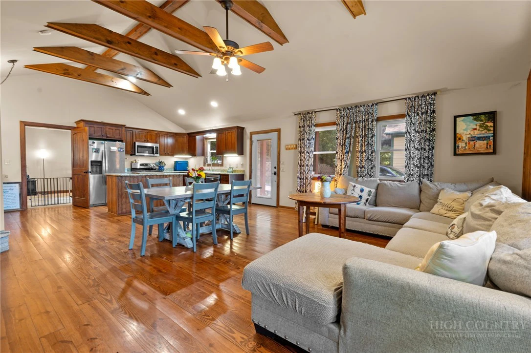 Image number 12 for the current listing