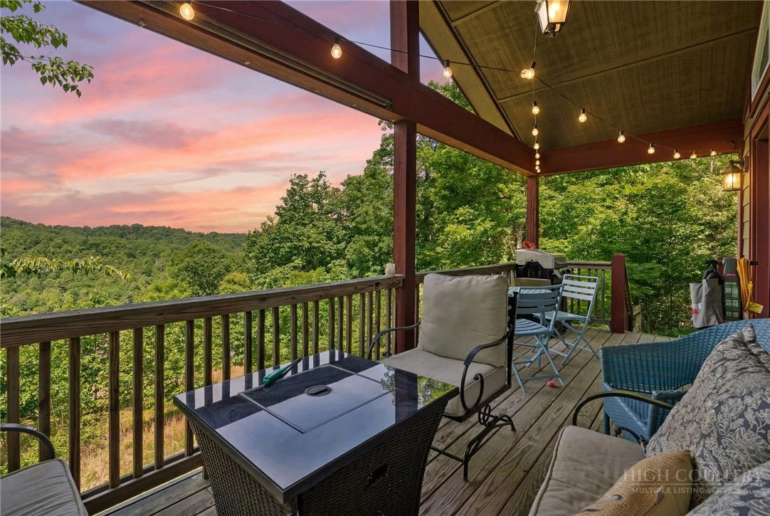 Image number 3 for the current listing