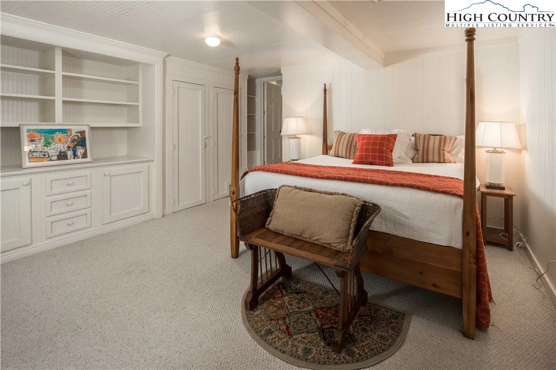 Image number 10 for the current listing