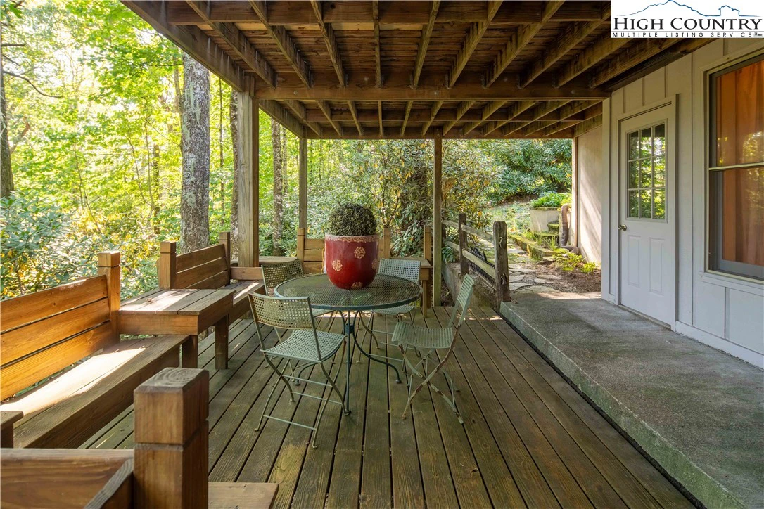 Image number 19 for the current listing