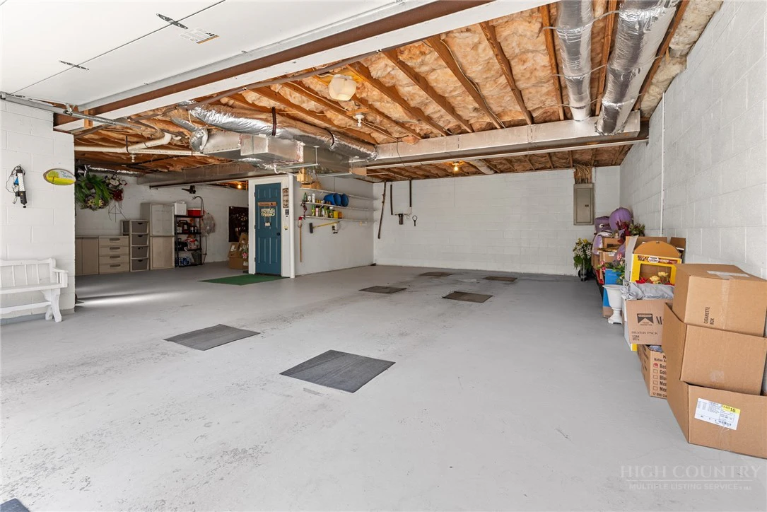 Image number 16 for the current listing