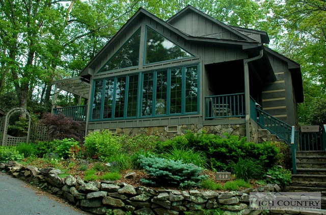Image number 1 for the current listing