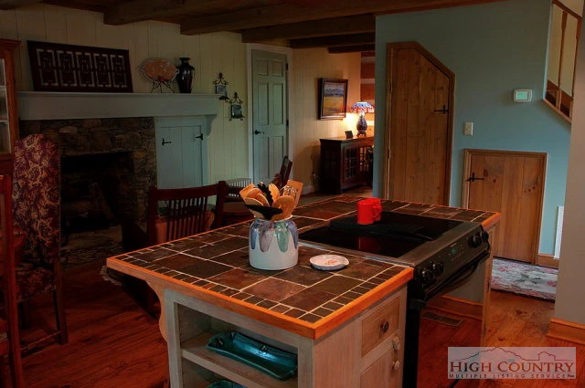 Image number 8 for the current listing