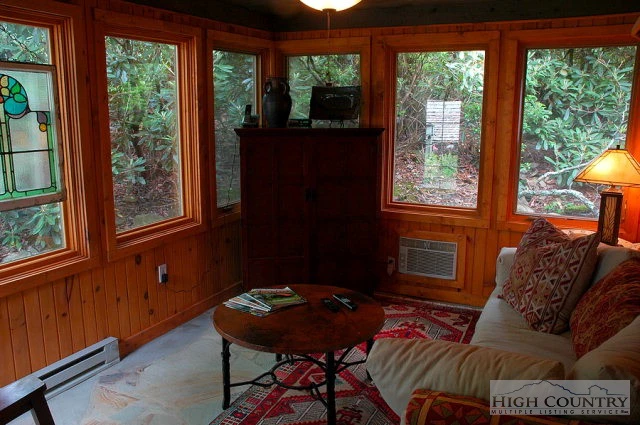 Image number 7 for the current listing
