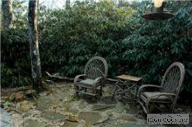 Image number 13 for the current listing