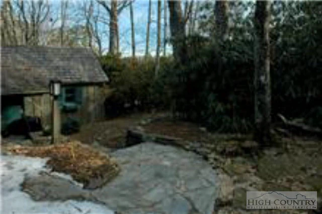 Image number 12 for the current listing
