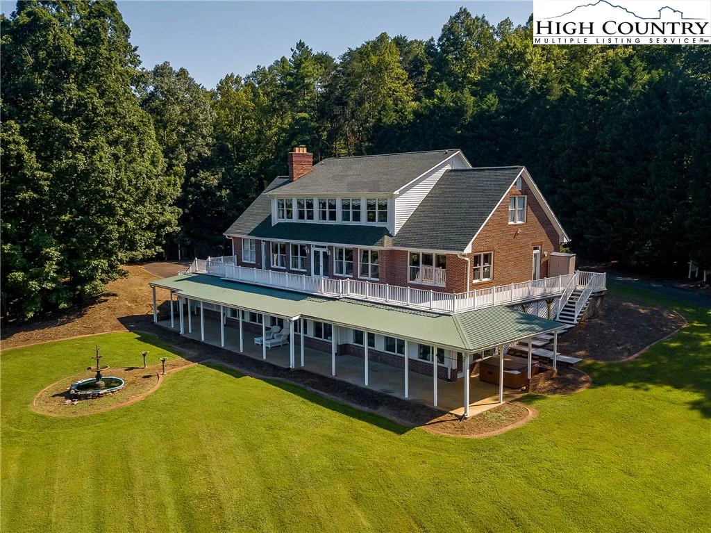 Image number 1 for the current listing
