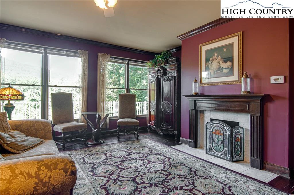 Image number 12 for the current listing