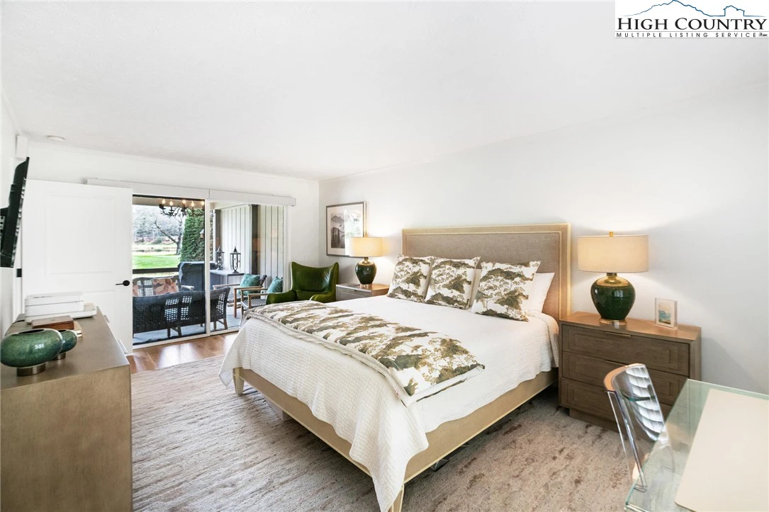 Image number 6 for the current listing