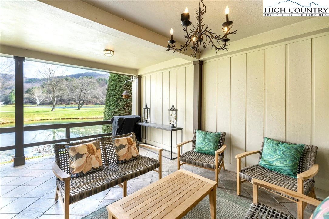 Image number 2 for the current listing