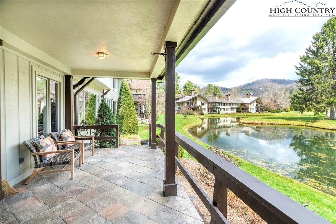 Image number 13 for the current listing