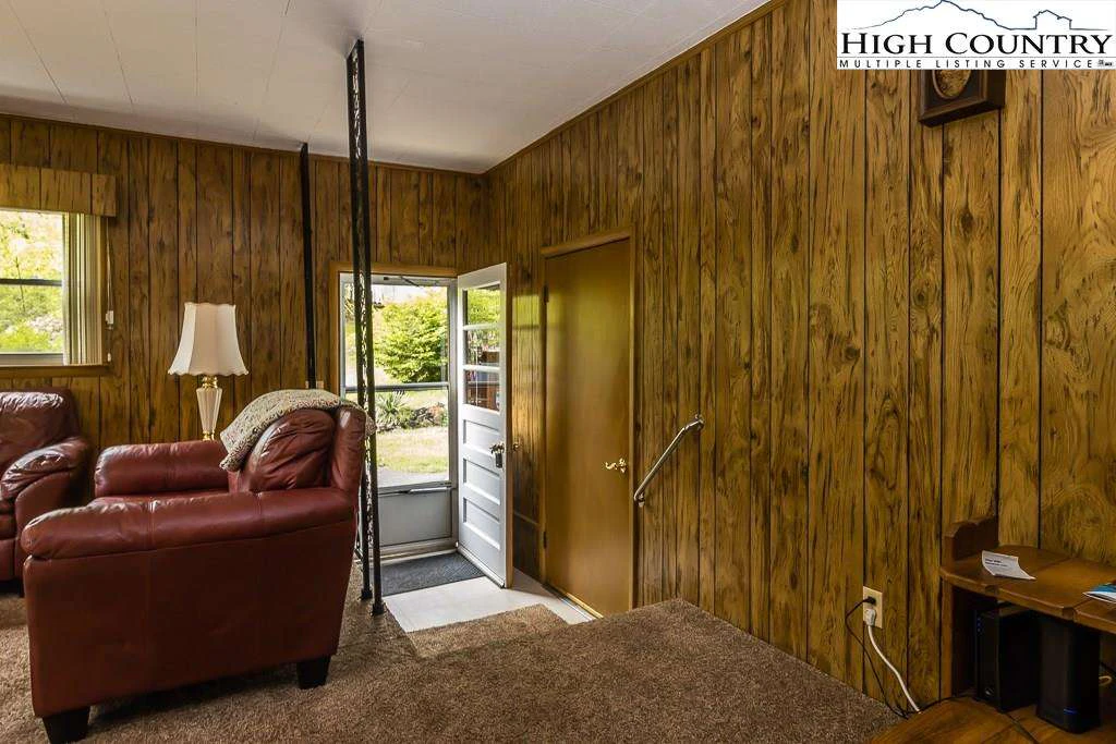Image number 10 for the current listing