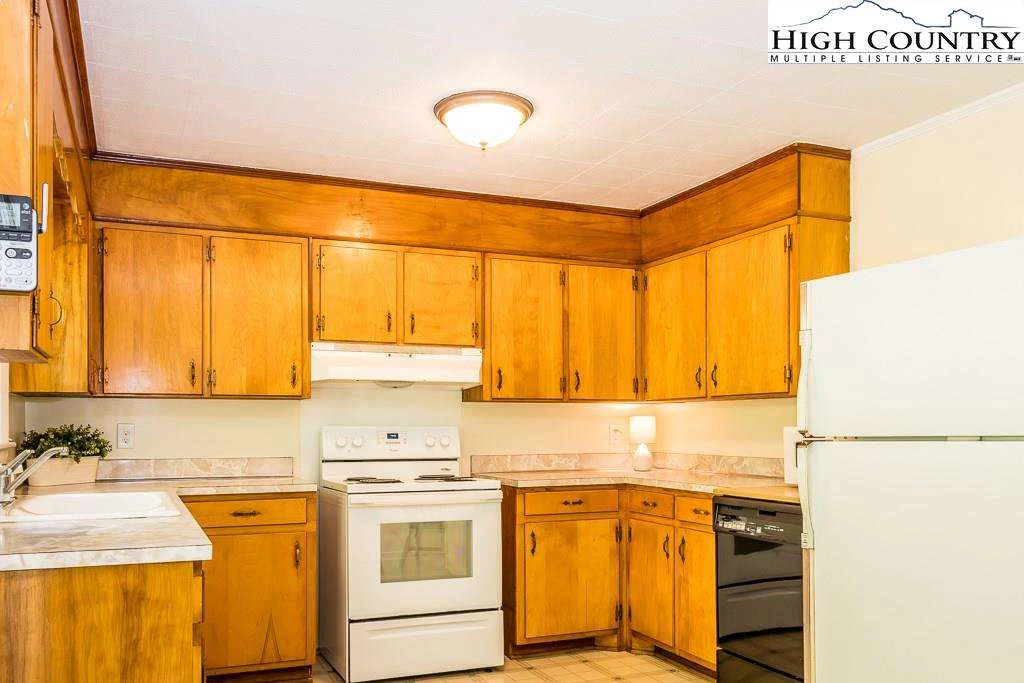 Image number 4 for the current listing