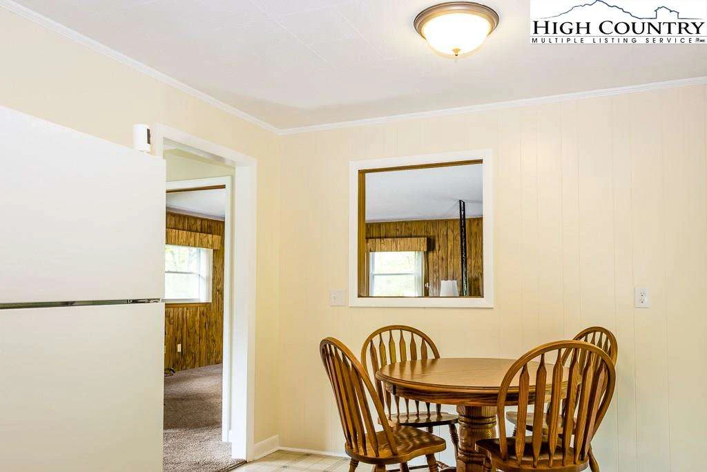 Image number 6 for the current listing