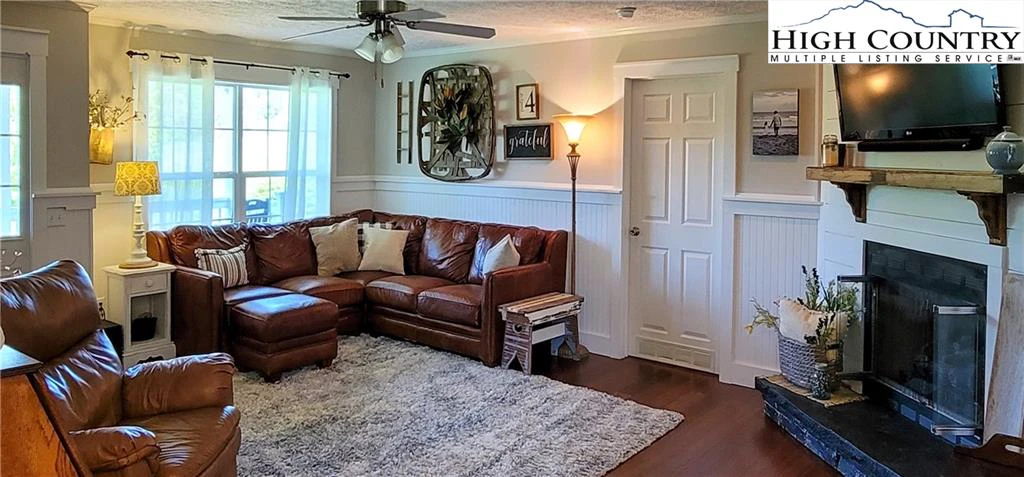 Image number 5 for the current listing