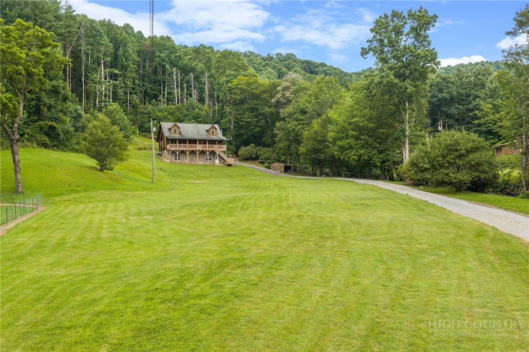 Image number 3 for the current listing
