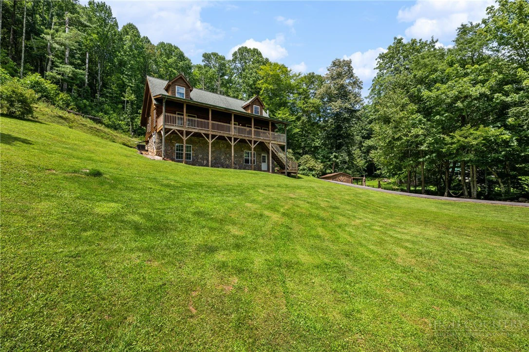 Image number 1 for the current listing
