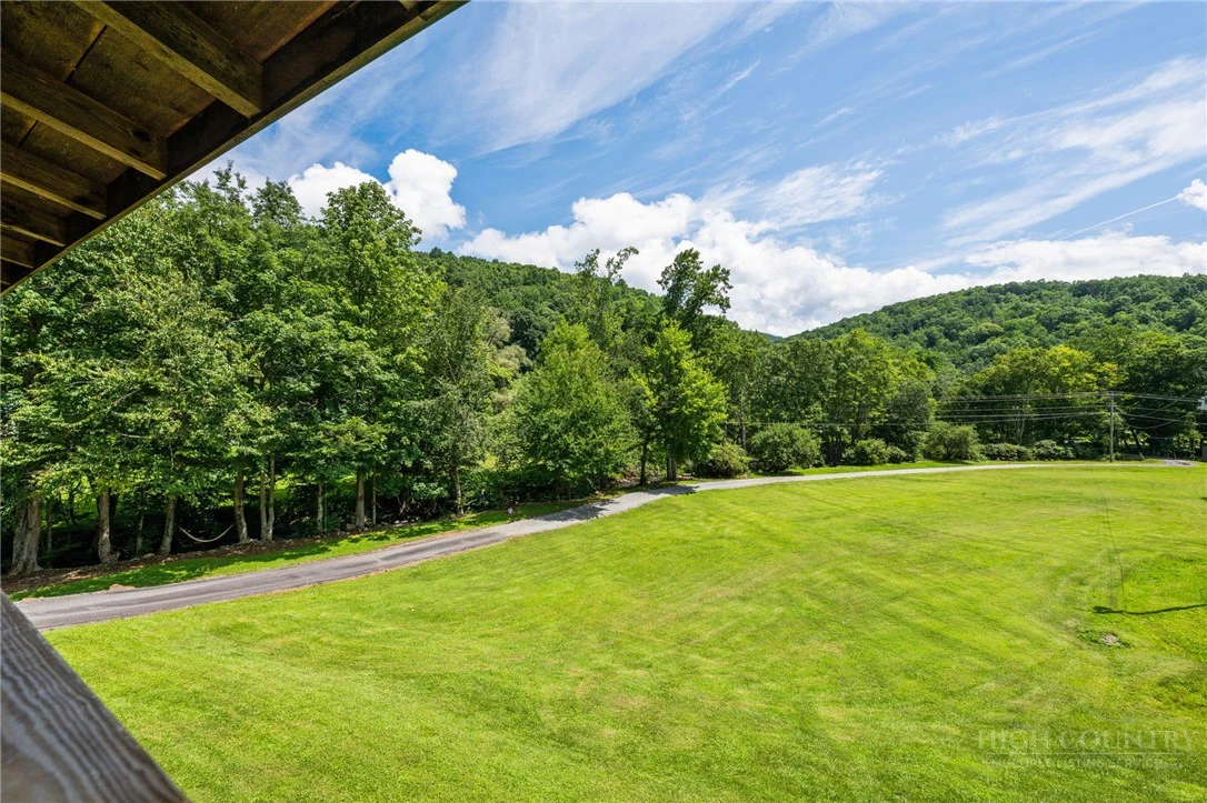 Image number 13 for the current listing