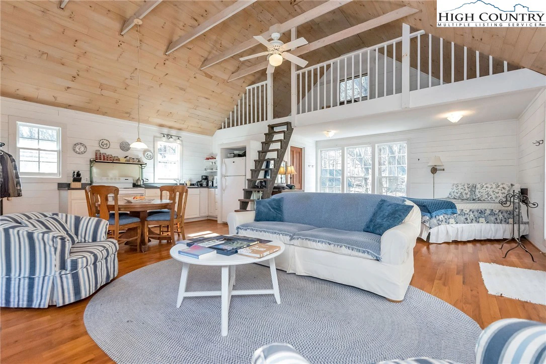 Image number 16 for the current listing
