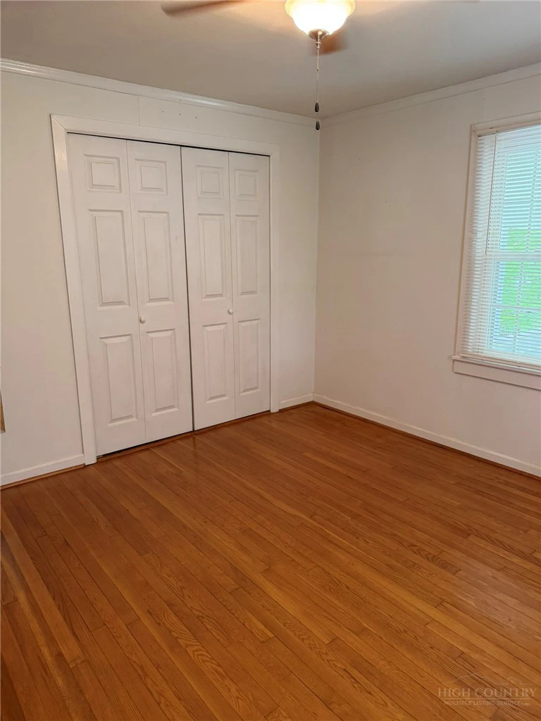 Image number 14 for the current listing