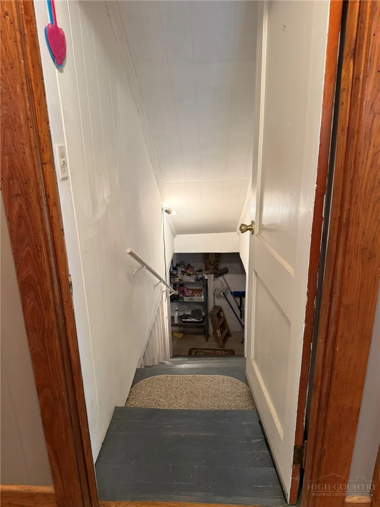 Image number 19 for the current listing
