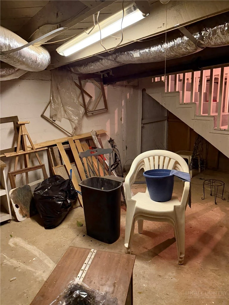 Image number 21 for the current listing