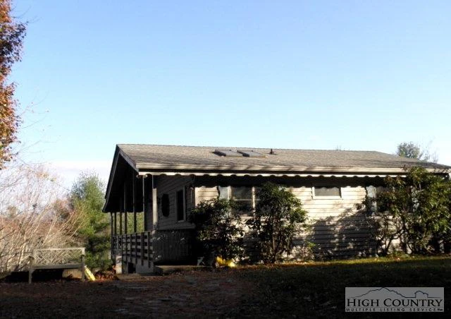 Image number 1 for the current listing