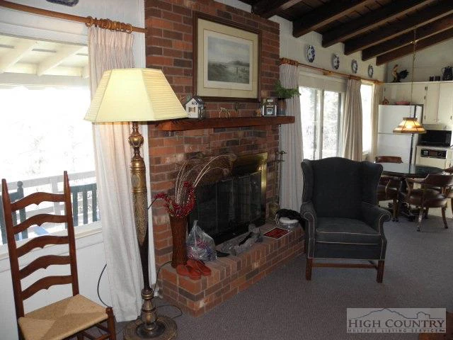 Image number 11 for the current listing