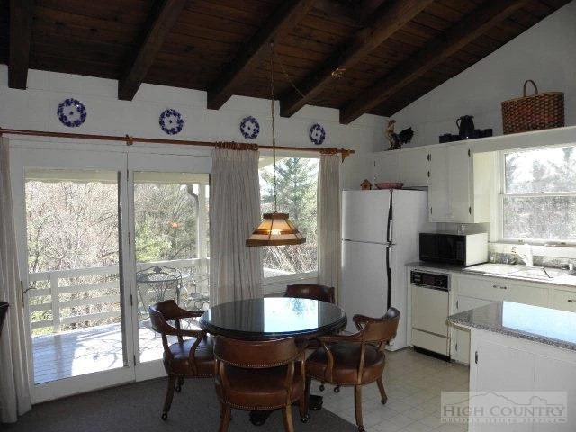 Image number 8 for the current listing