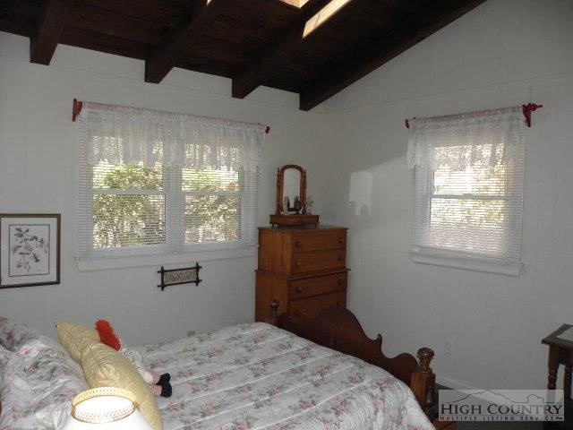 Image number 3 for the current listing