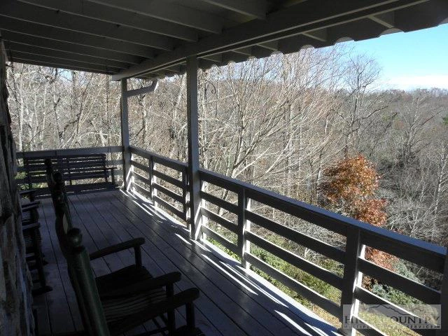 Image number 17 for the current listing