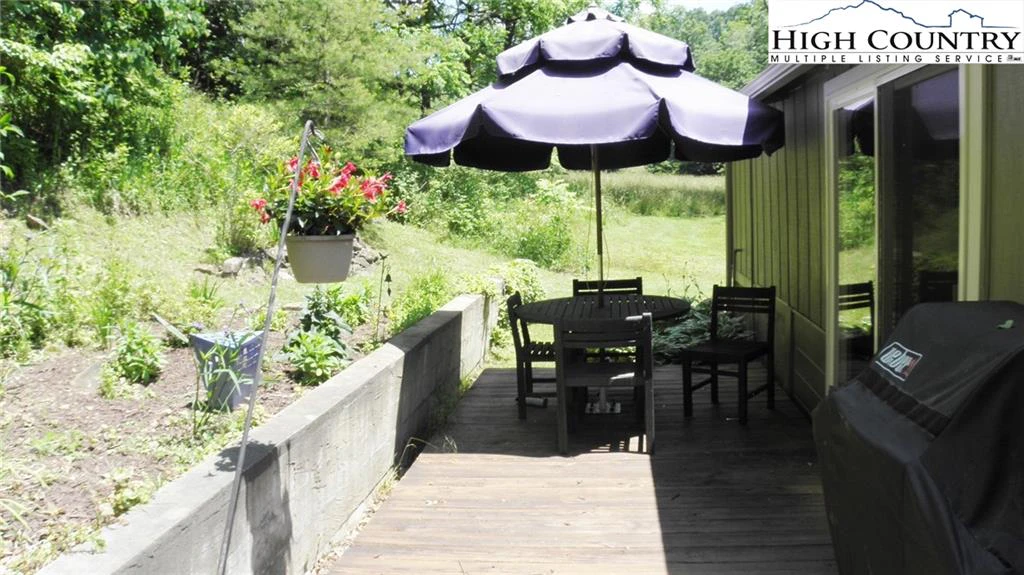 Image number 4 for the current listing